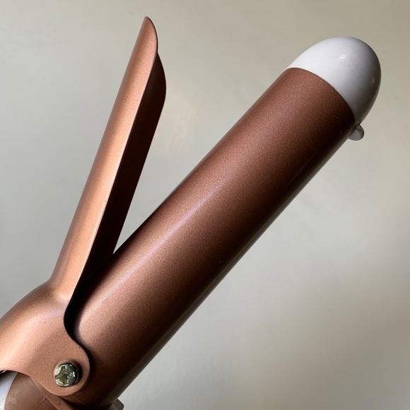 CURLING IRONS (2) - Picture 10 of 14